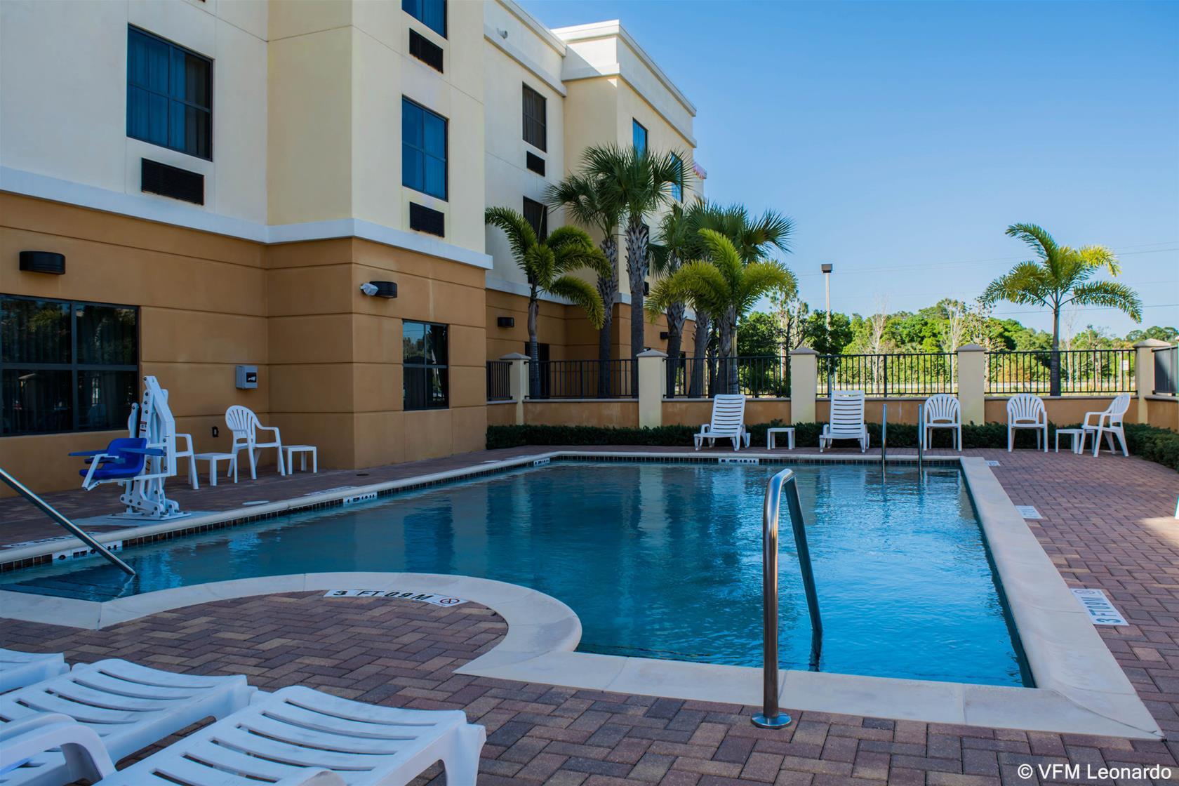 Comfort Suites Vero Beach I-95 Exterior foto